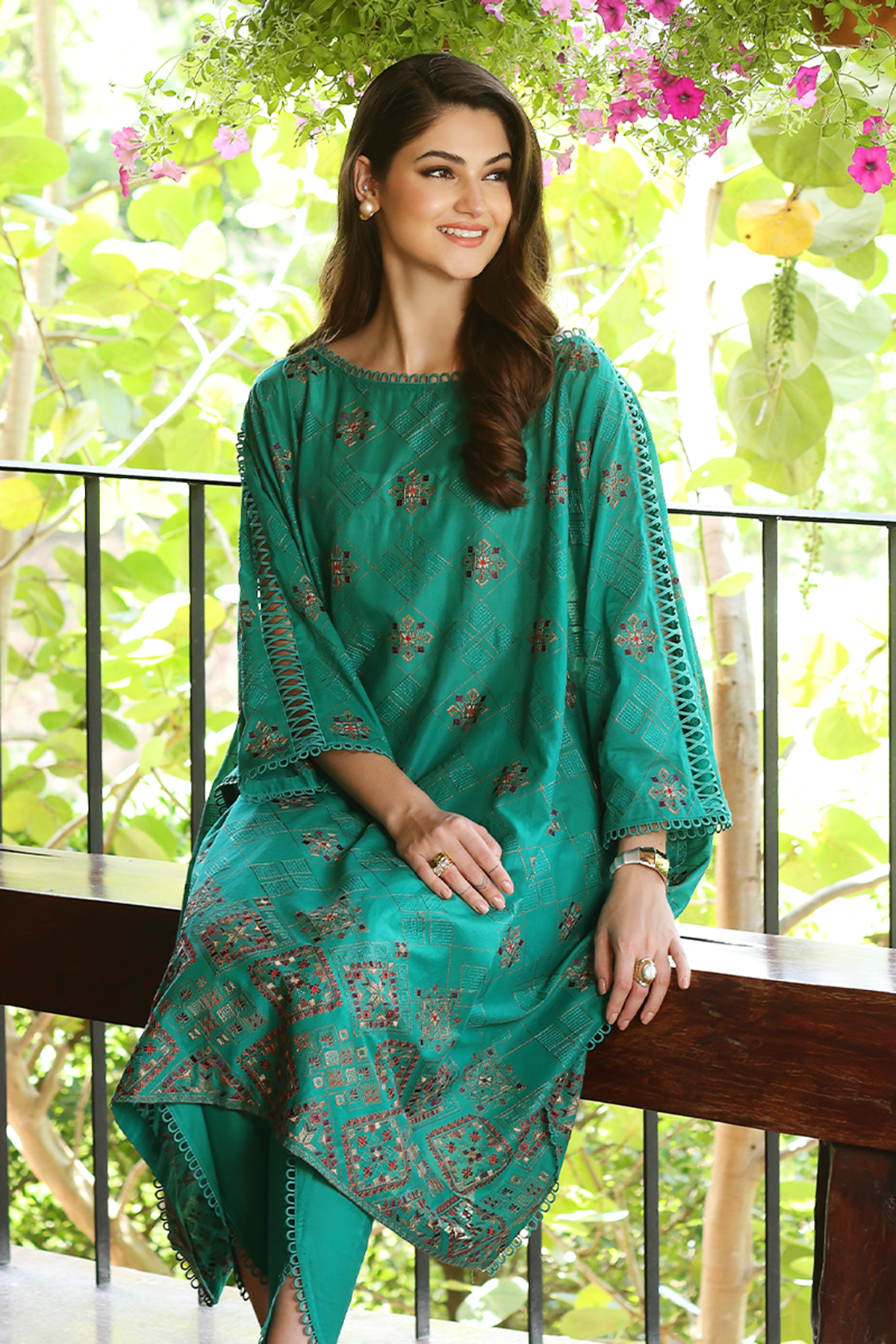Bareeze Embroidered Lawn 3pc with Embroidered Crinkle Chiffon Dupatta - SB1871