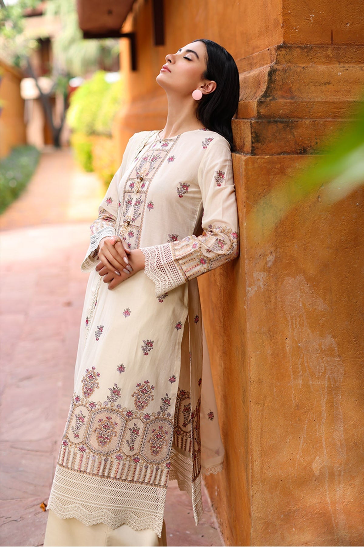 Bareeze Embroidered Lawn 3pc with Embroidered Chiffon Dupatta - SB1859