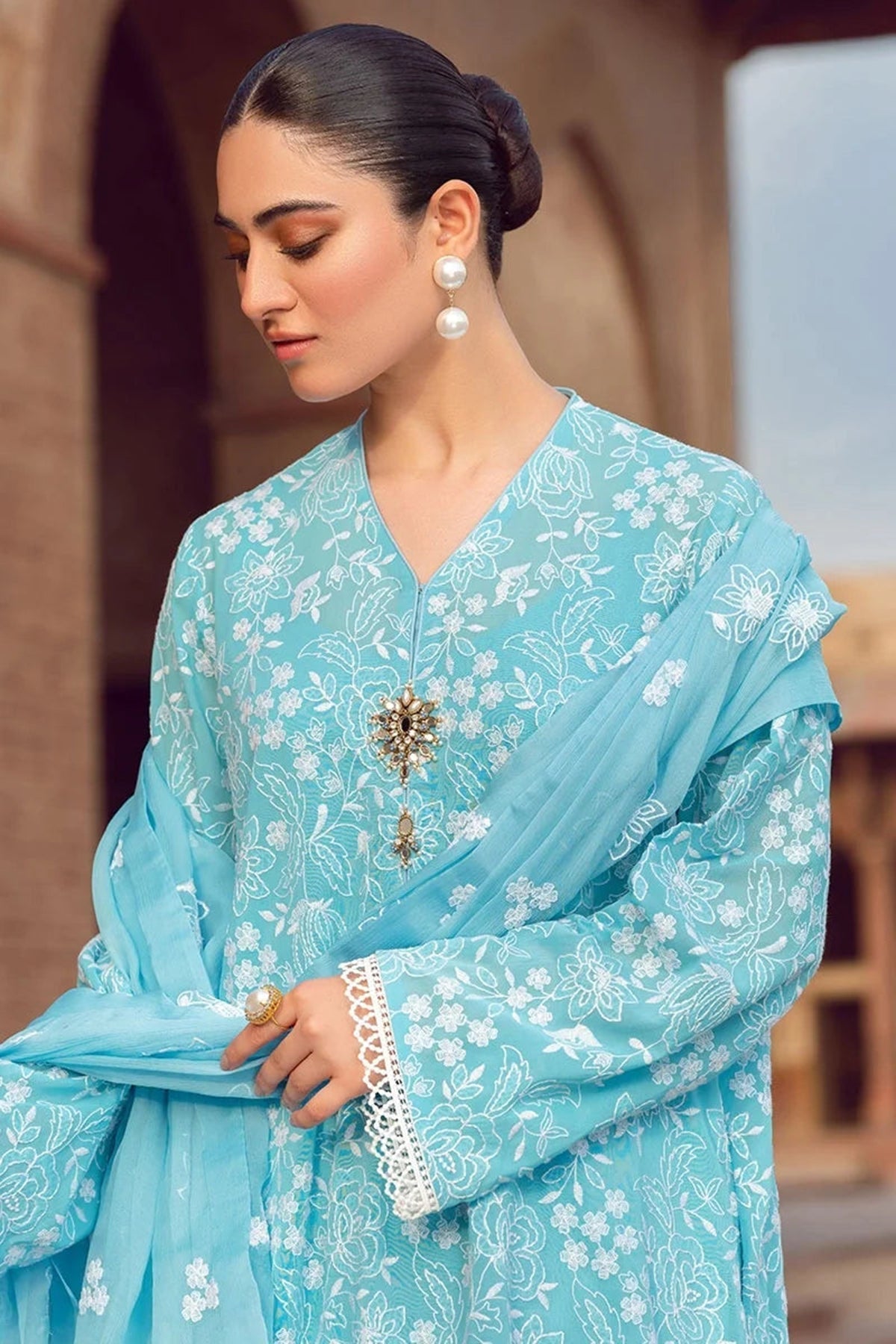 Bareeze 3PC Embroidered Lawn Suit with Embroidered chiffon Dupatta - SB2045