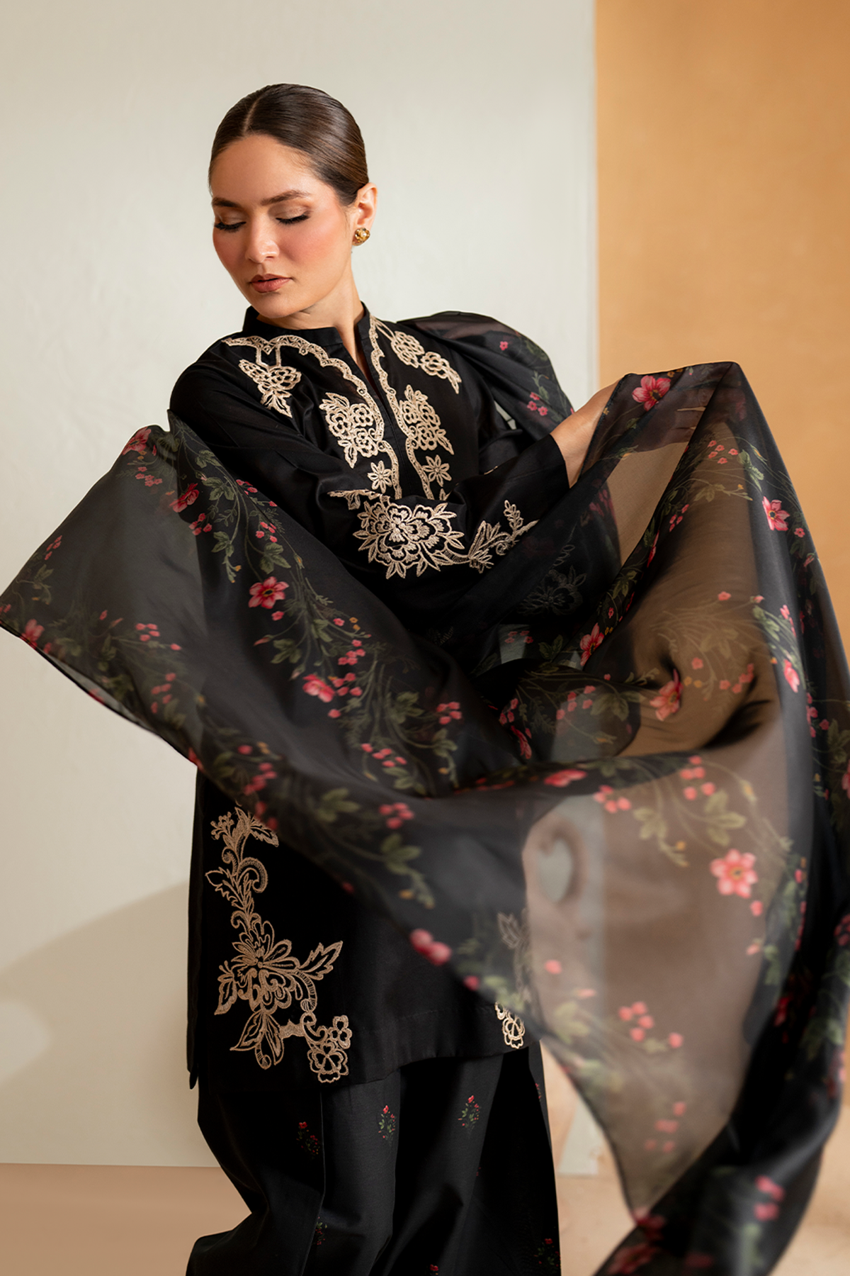 Bareeze 3PC Embroidered Lawn with Chiffon Printed Dupatta -SB2050