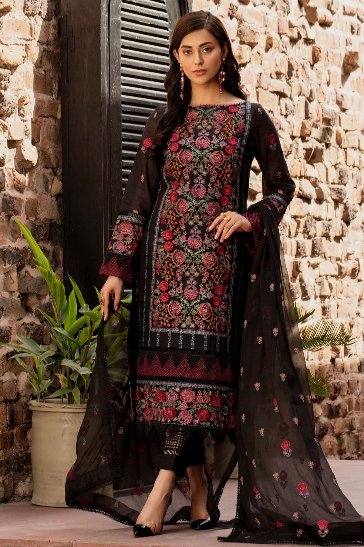 Bareeze 3PC Embroidered Lawn Suit with pure chiffon Dupatta - SB10292