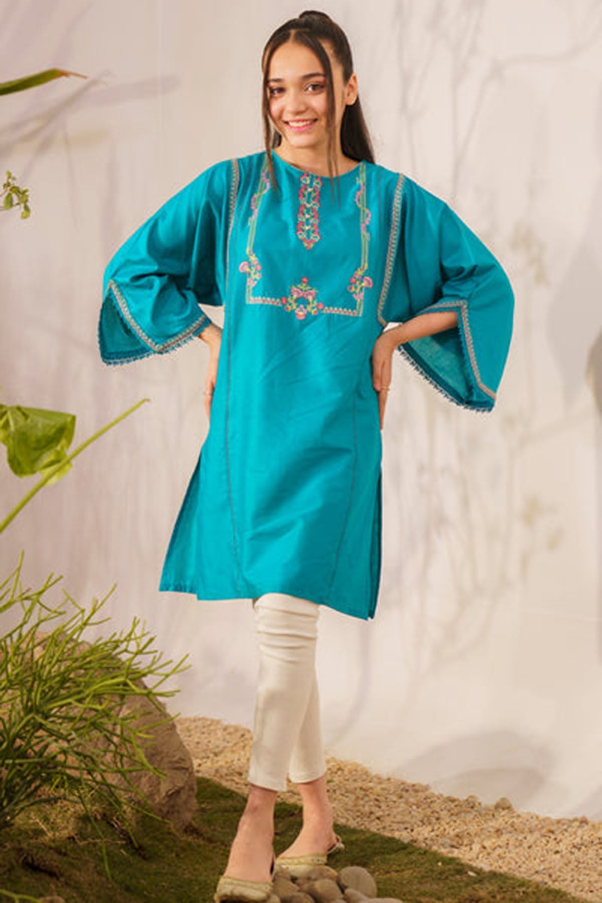 Bareeze Girls Fully Embroidered Lawn 2Pc- SB2004