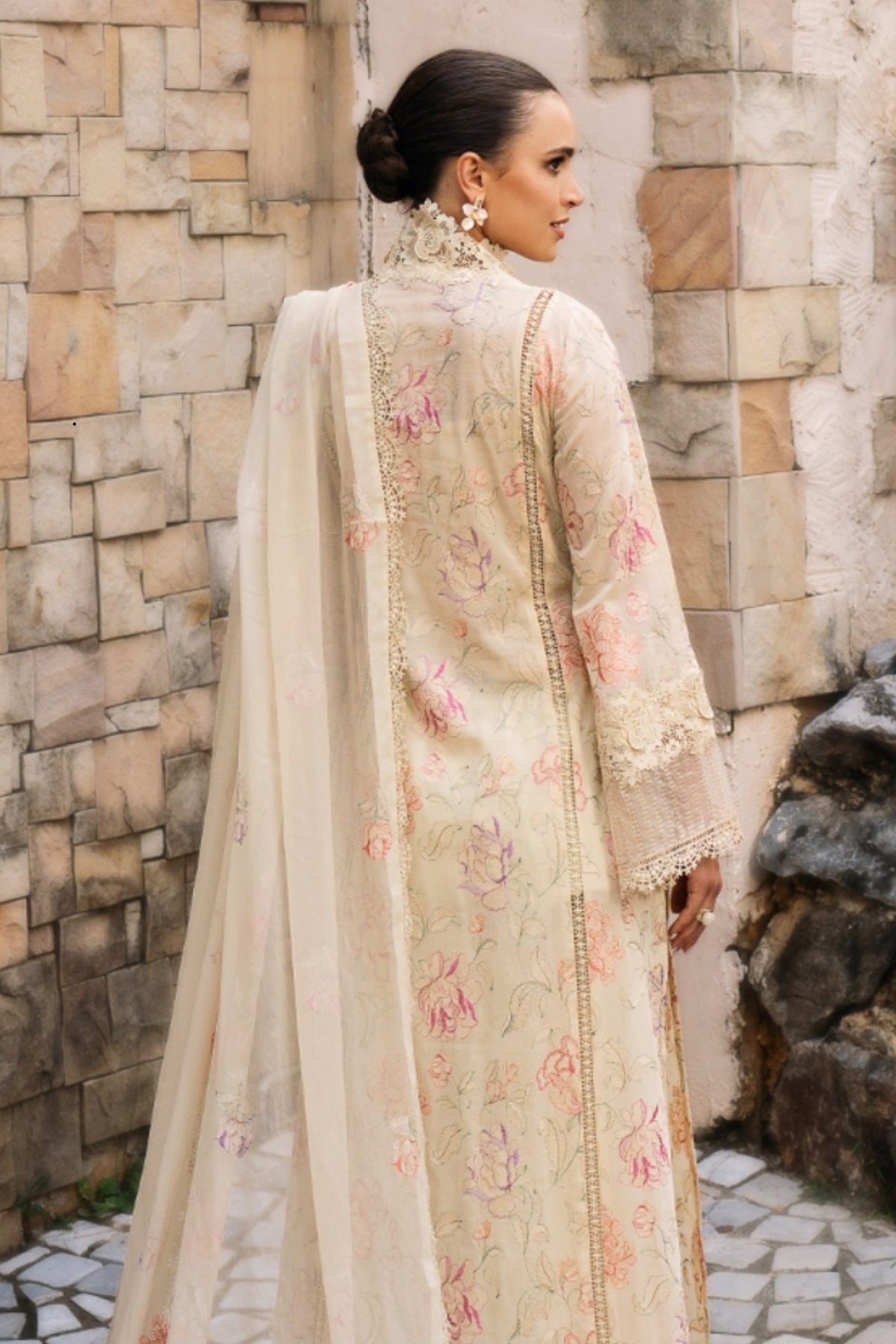 Bareeze Embroidered Lawn 3pc with Embroidered Chiffon Dupatta- SB2021