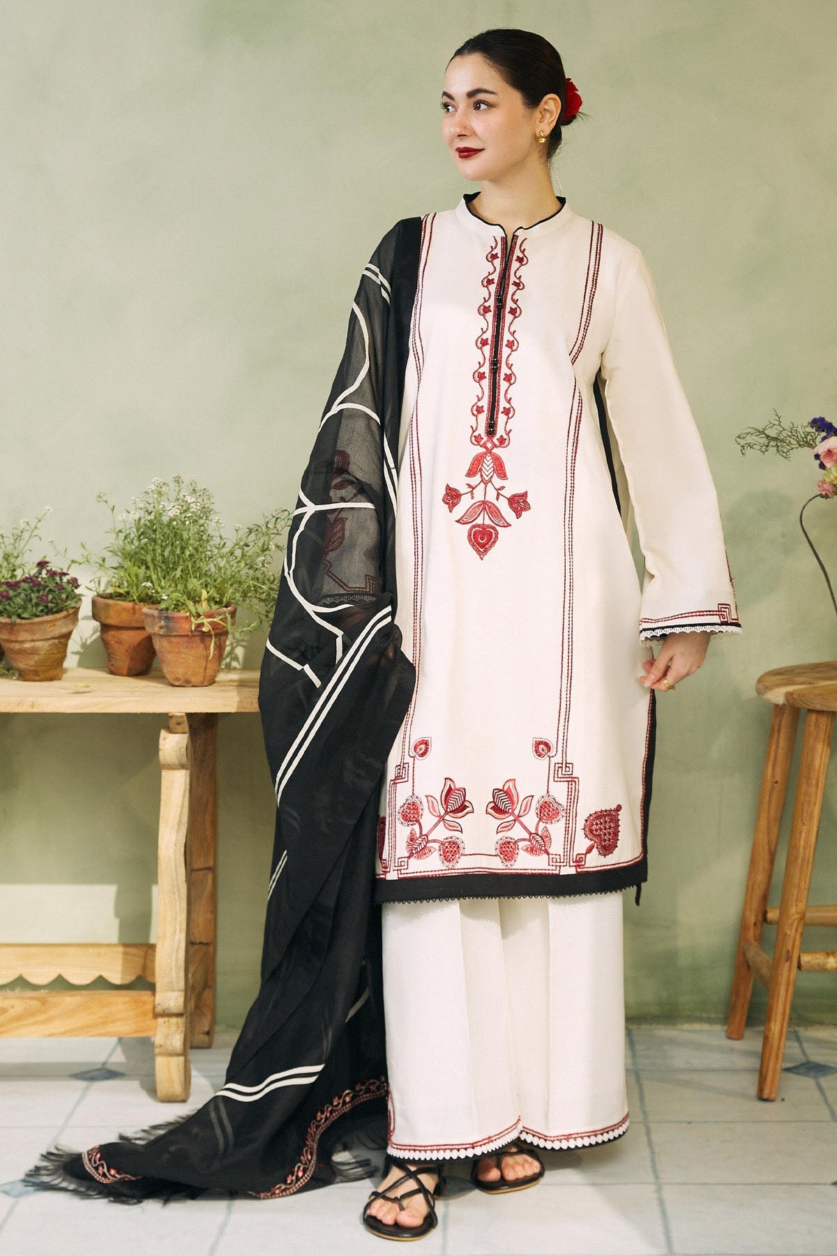 Bareeze Embroidered Lawn 3pc with Printed Slub Net Dupatta - SB1866