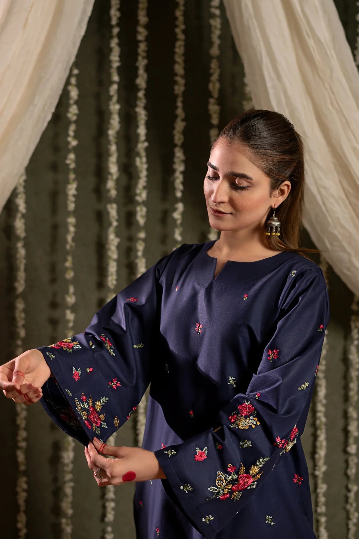 Bareeze 2PC Embroidered Lawn - SB2210