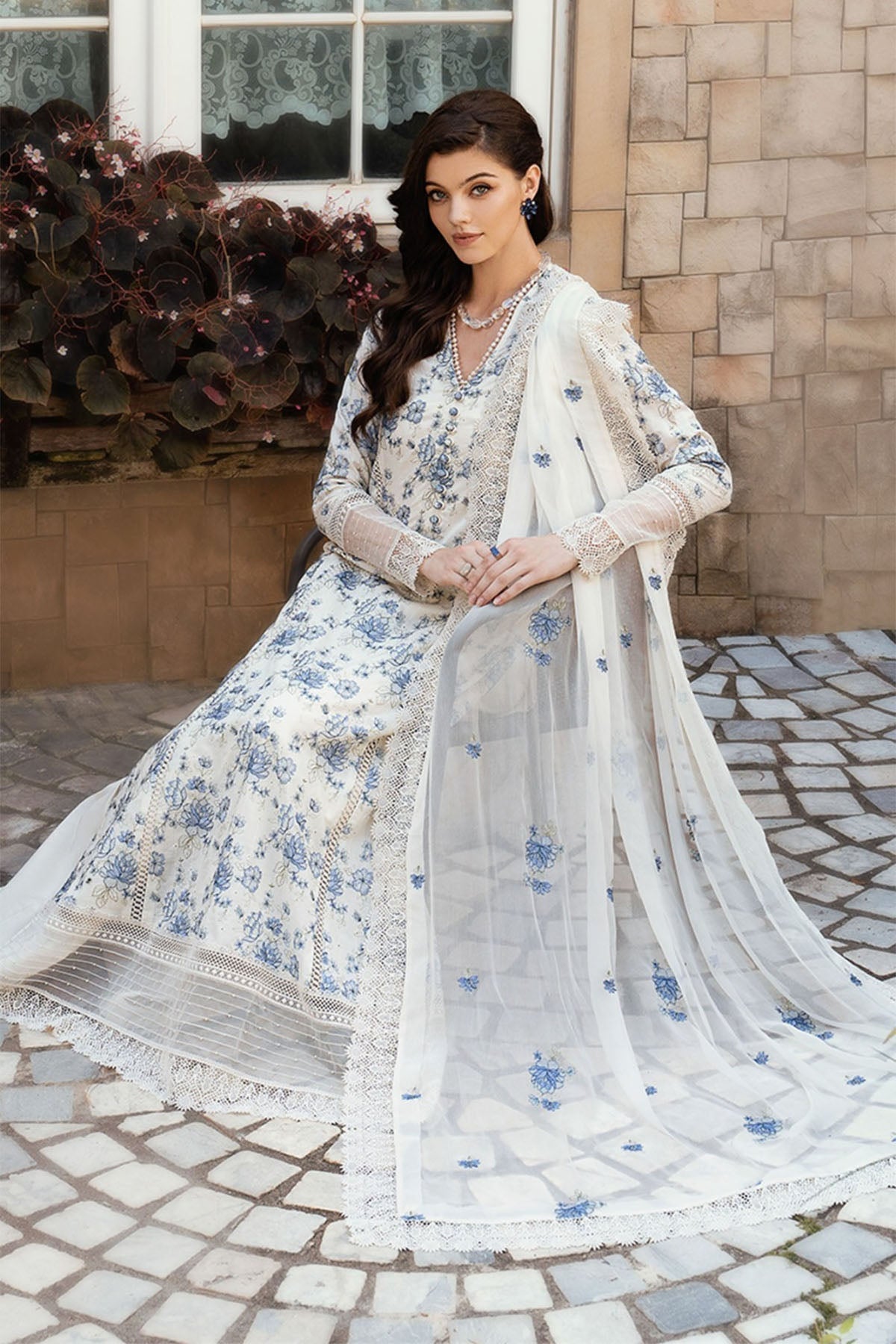 Bareeze Embroidered Lawn 3pc with Embroidered Chiffon Dupatta- SB1997