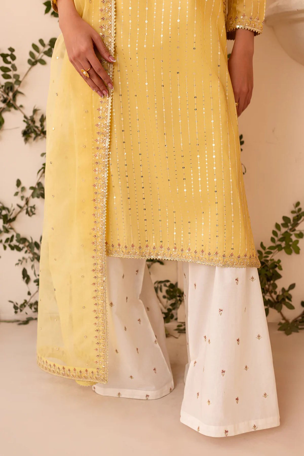 Bareeze 3PC Lawn Embroidered Shirt with Embroidered Organza Dupatta- SB2039
