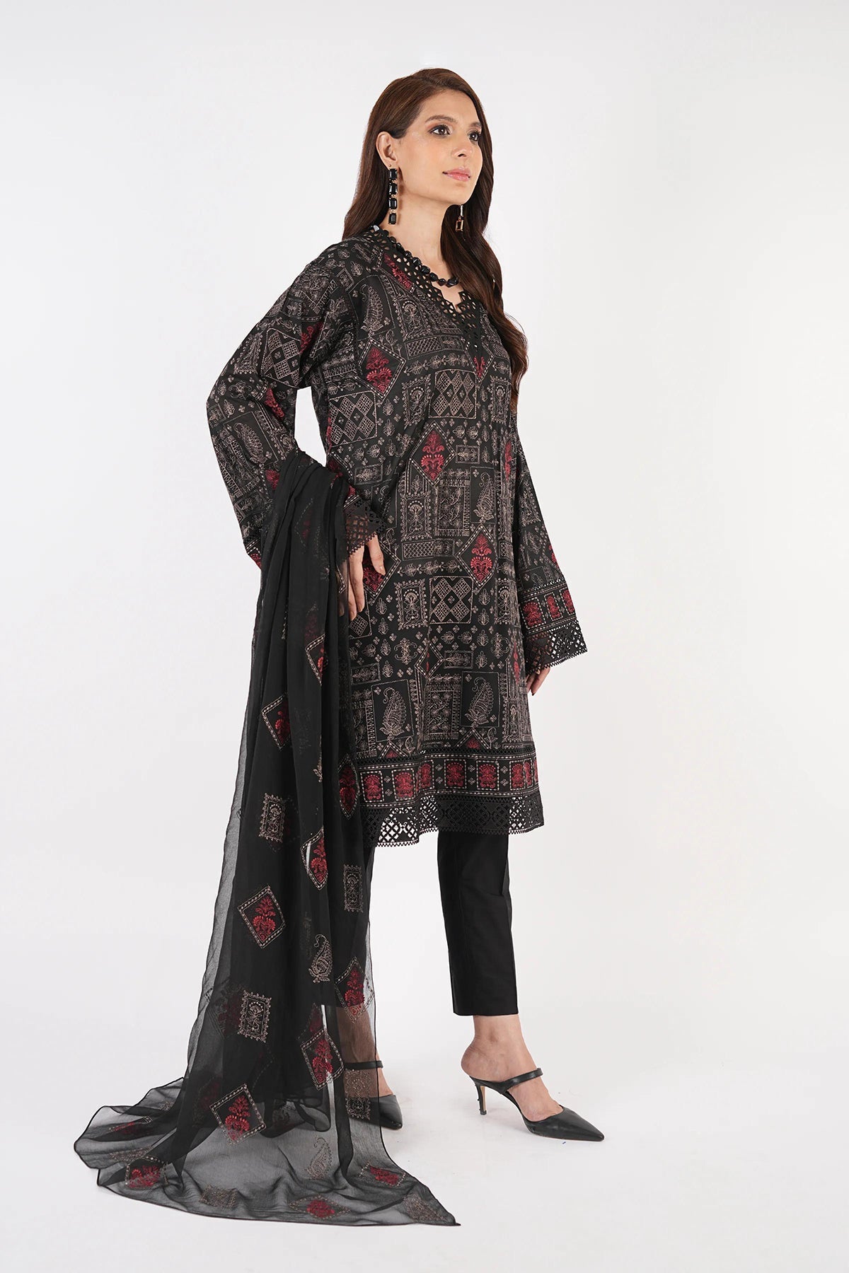 Bareeze 3PC Embroidered karandi Suit with Embroidered Shwal - SB2077